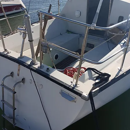Dans Voilier Dufour29 Solo 船上ホテル
